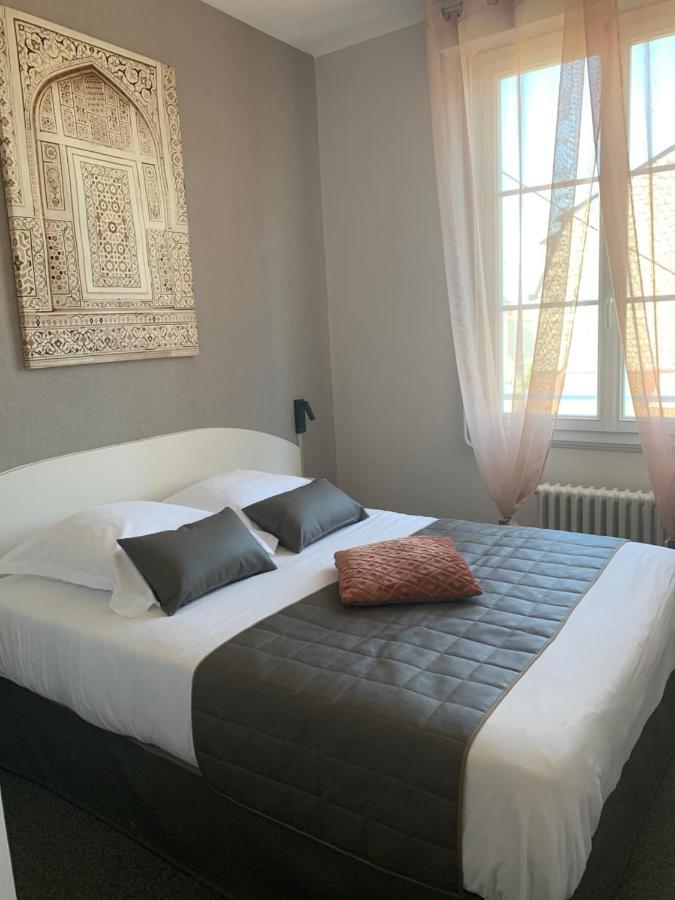 L'Escale De La Gare Hotel Saumur Bagian luar foto